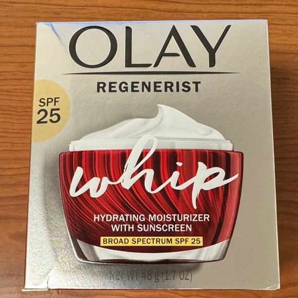 OLAY Regenerist Whip Hydrating Moisturizer w/SPF - NEW - Picture 3 of 7